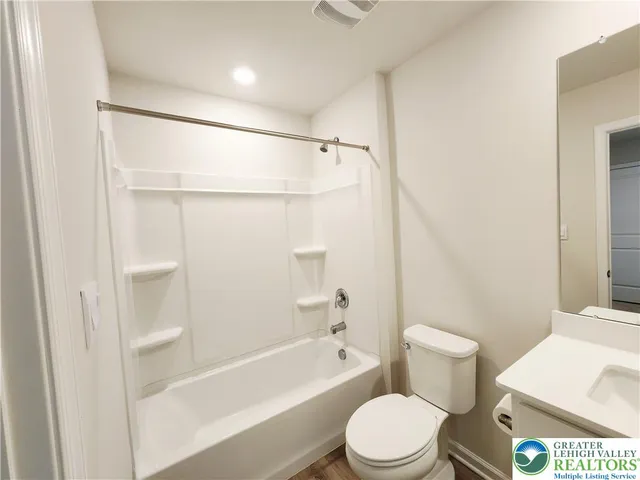 $2,450 | 1182 Susan Circle, Breinigsville, PA 18031