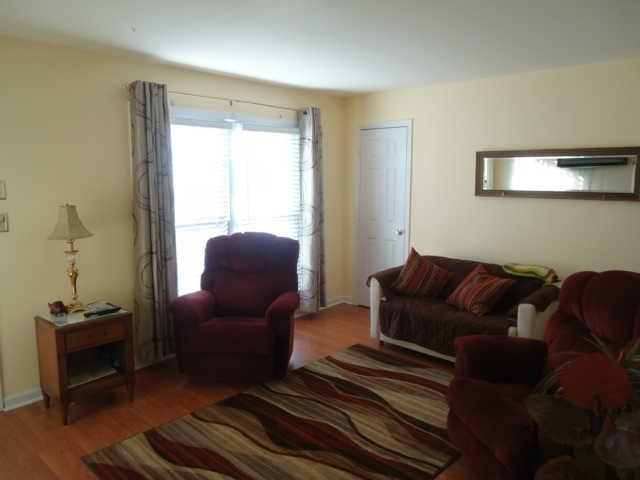 501 Spring Lane Columbia, TN 38401 - Photo 4 of 15 Bright and cozy living room....more living space in recreation room also!