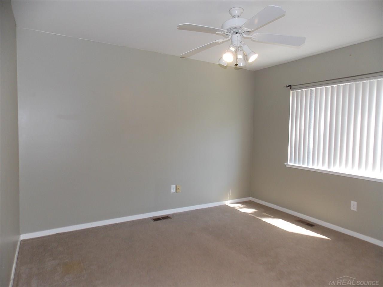 556 Harrow Court Rochester Hills, MI 48307 - Photo 13 of 30