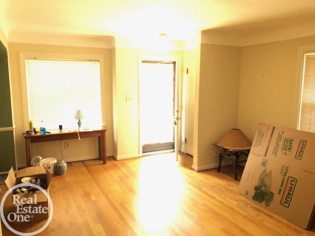2000 Oxford Road Grosse Pointe Woods, MI 48236 - Photo 6 of 8