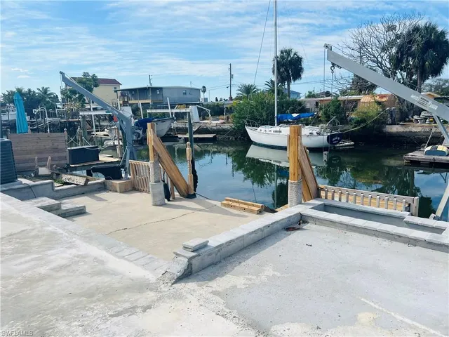 a view of a entertaining space