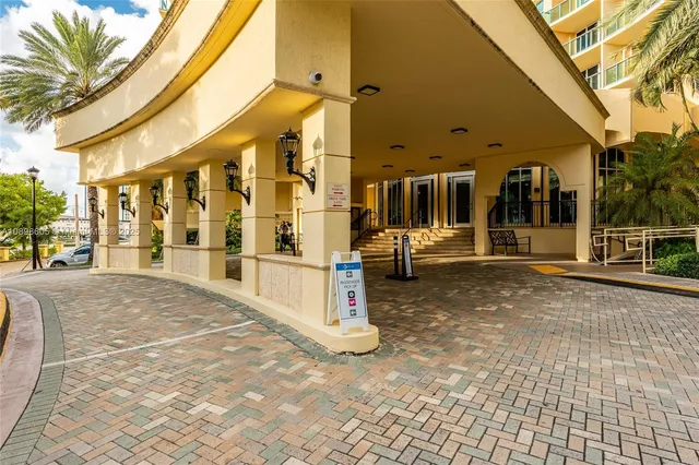 $3,500 | 2501 South Ocean Drive, Unit 1617, Hollywood, FL 33019