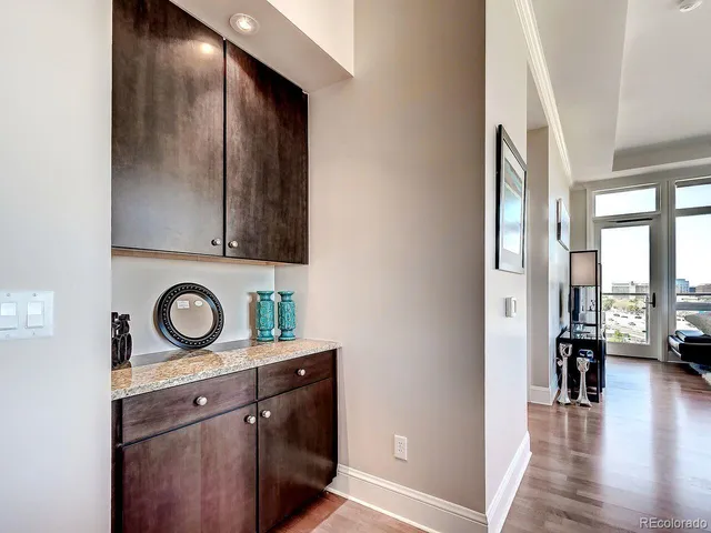 a view of an entryway with livingroom