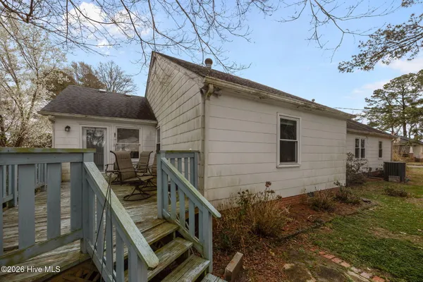 $250,000 | 225 6th Street, Aurora, NC 27806