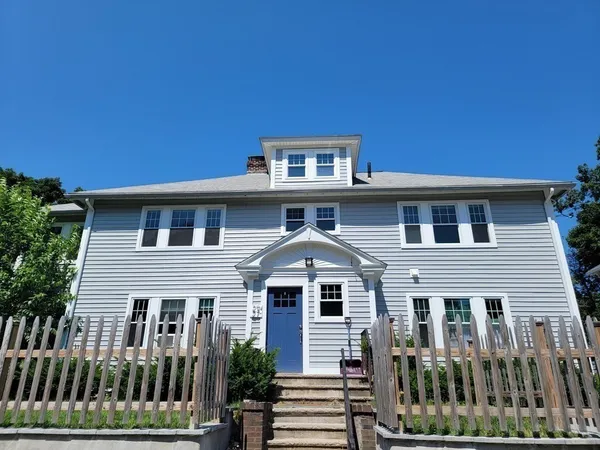 $4,100 | 27 Noble Street, Unit 1, Newton, MA 02465