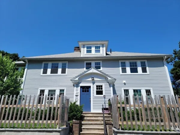 $4,100 | 27 Noble Street, Unit 1, Newton, MA 02465