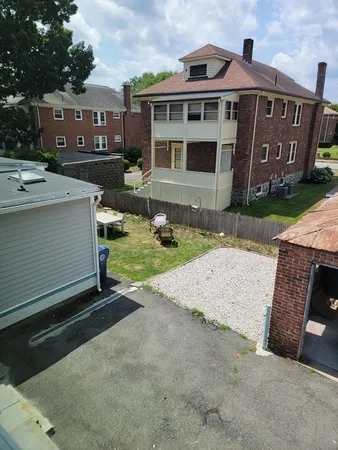 $4,100 | 27 Noble Street, Unit 1, Newton, MA 02465