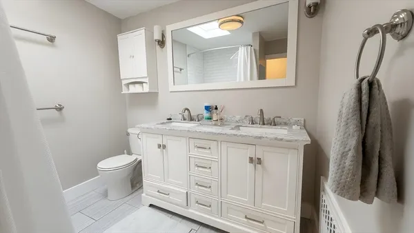 $4,100 | 27 Noble Street, Unit 1, Newton, MA 02465