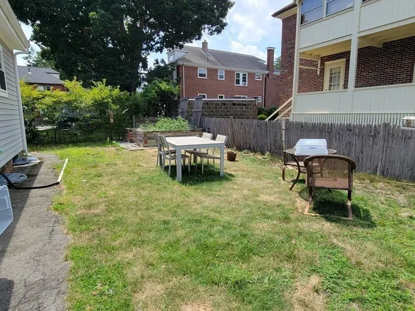 $4,100 | 27 Noble Street, Unit 1, Newton, MA 02465