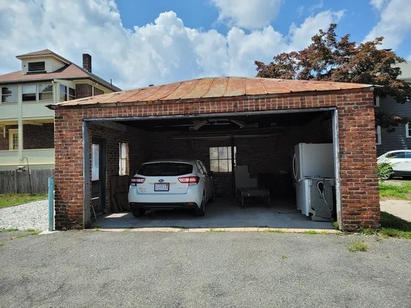 $4,100 | 27 Noble Street, Unit 1, Newton, MA 02465