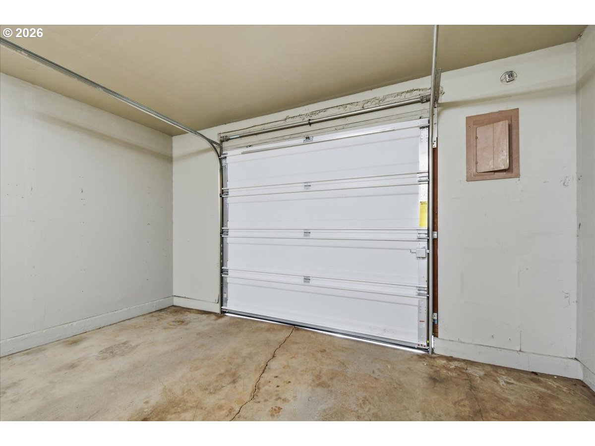 27910 Northeast 28th Street Camas, WA 98607 - Photo 17 of 25 a view of an empty room