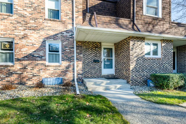 $249,900 | 2513 Bristol Terrace, St. Joseph, MI 49085