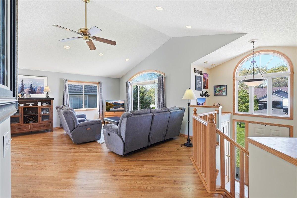 1825 Canton Road Prescott, WI 54021 - Photo 4 of 31