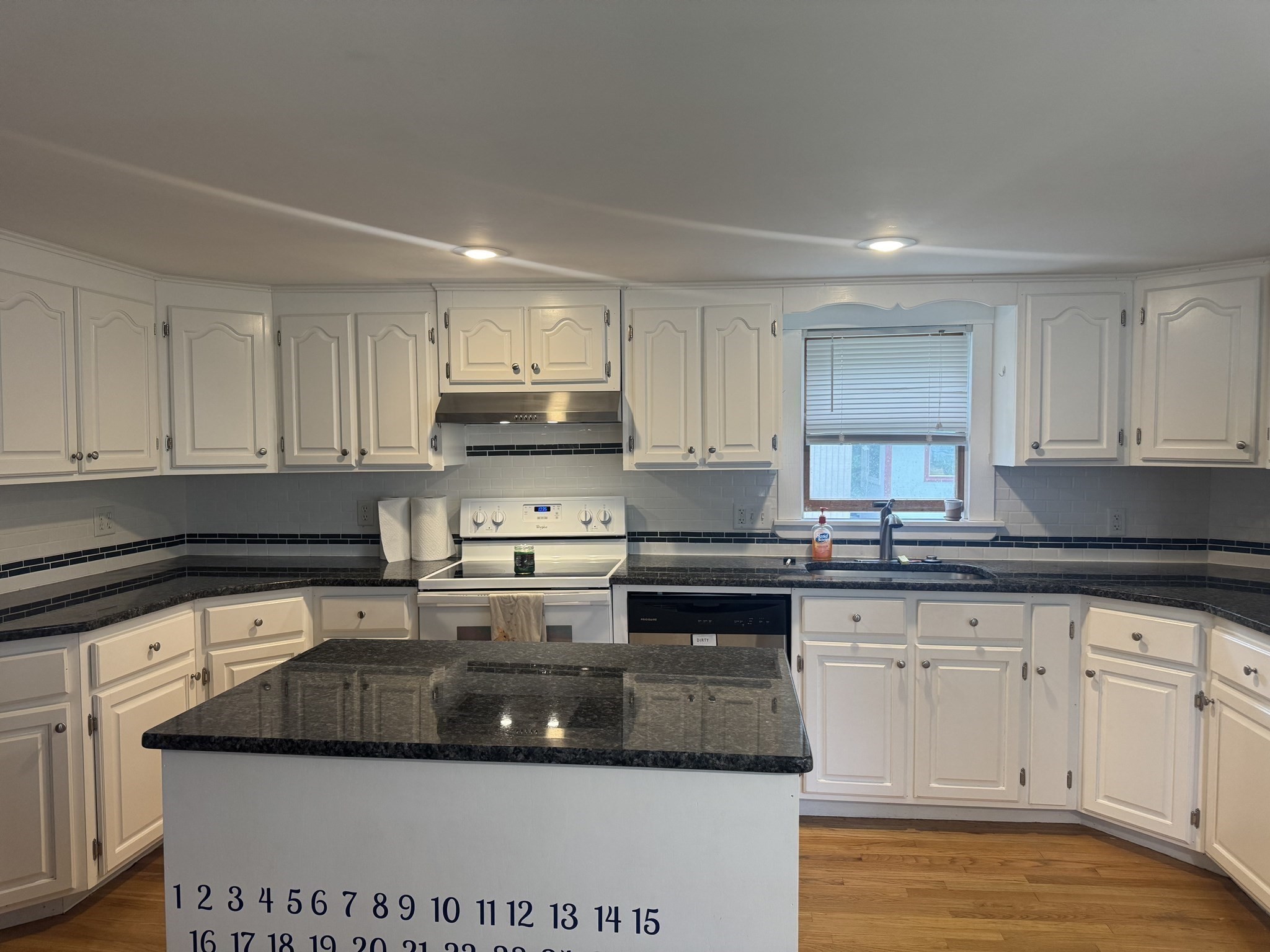 28 Bedford Road Woburn, MA 01801 - Photo 3 of 36 Gallery Image 3