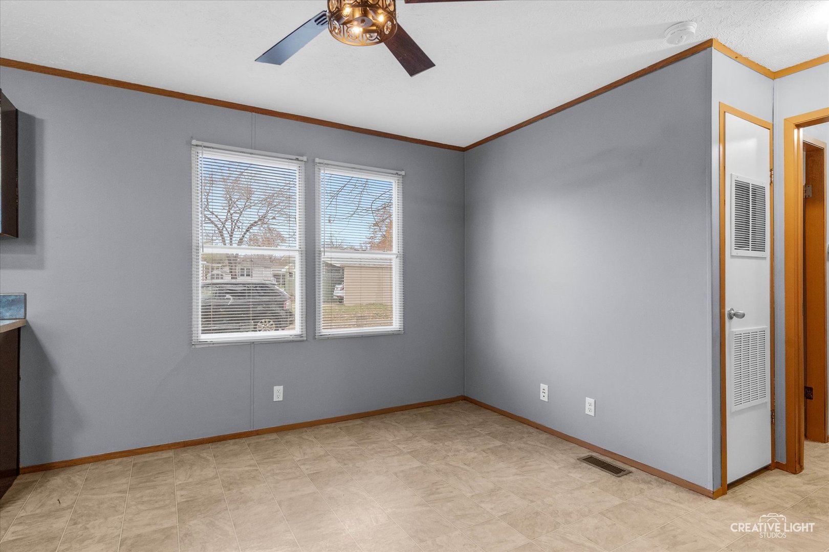 1101 Richard Road Elgin, IL 60123 - Photo 5 of 15 an empty room with a window