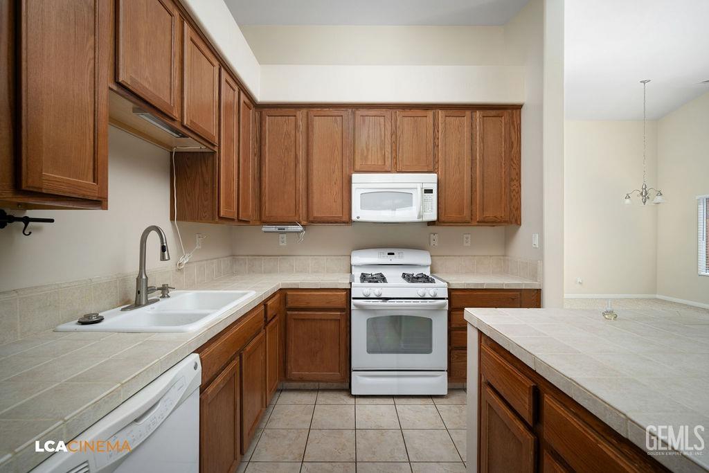 Undisclosed Address Bakersfield, CA 93313 - Photo 5 of 17