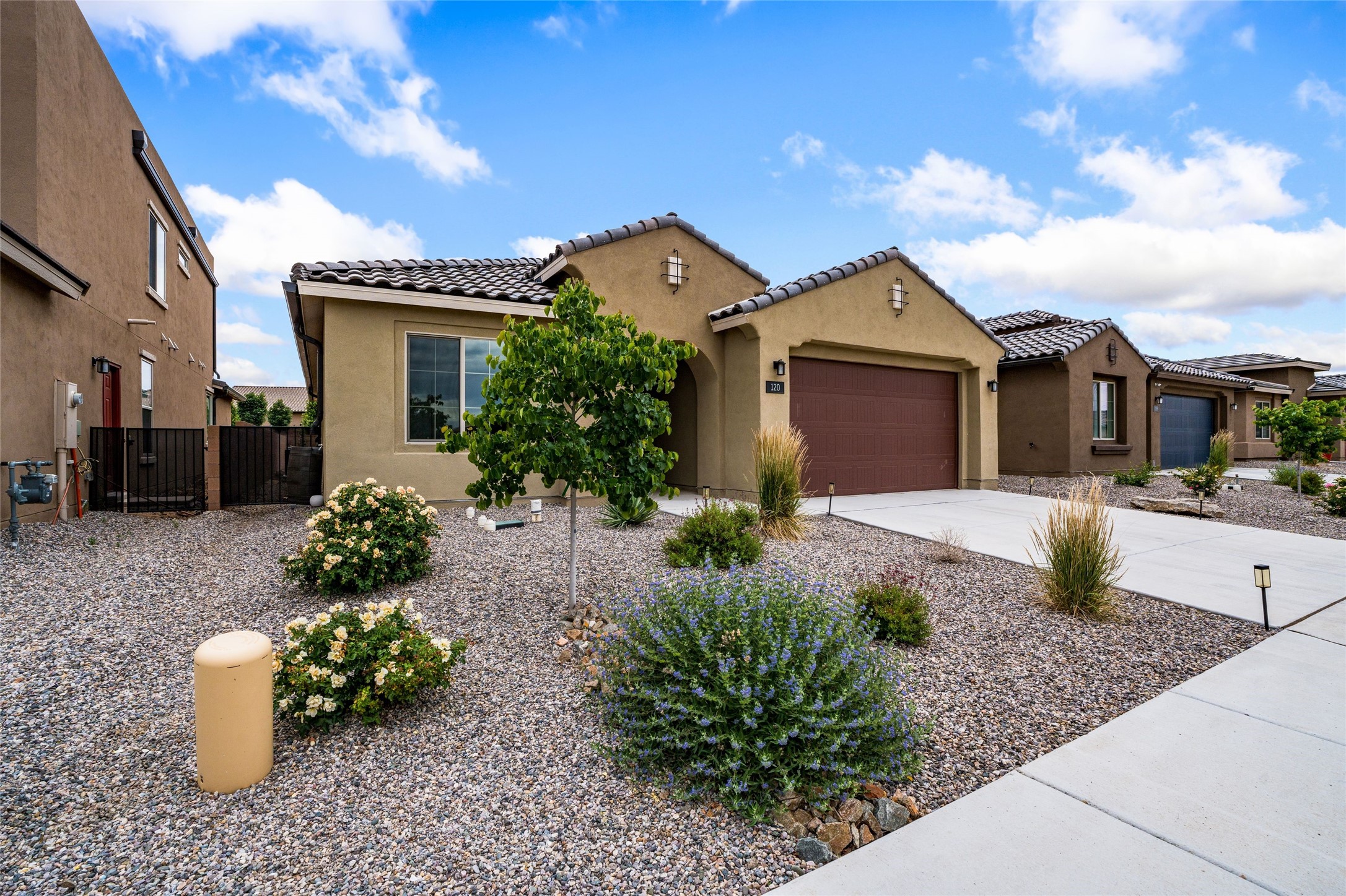 120 Mountaingem Loop Santa Fe, NM 87508 - Photo 23 of 31 Lovely Front Landscaping