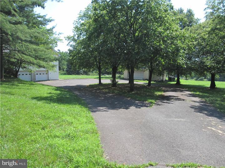 84 Ervin Road Pipersville, PA 18947 - Photo 17 of 18 Driveway