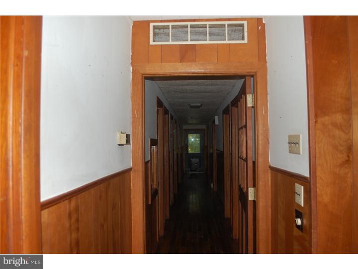 84 Ervin Road Pipersville, PA 18947 - Photo 7 of 18 Hallway