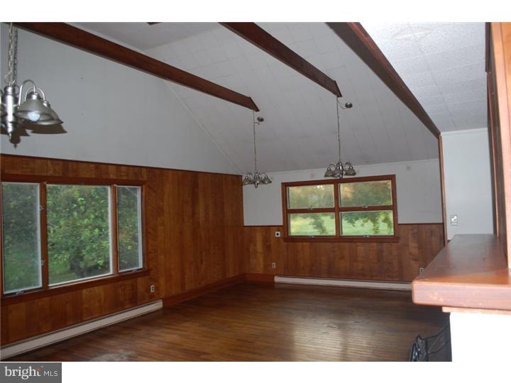 84 Ervin Road Pipersville, PA 18947 - Photo 9 of 18 Great Room