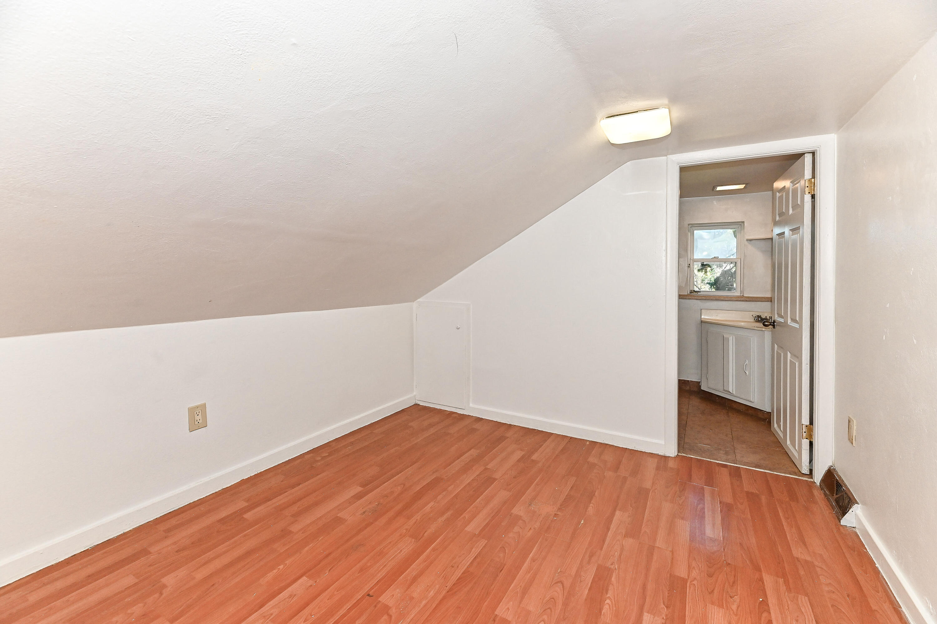 1323 Ohio Street Racine, WI 53405 - Photo 16 of 20 Bedroom 3