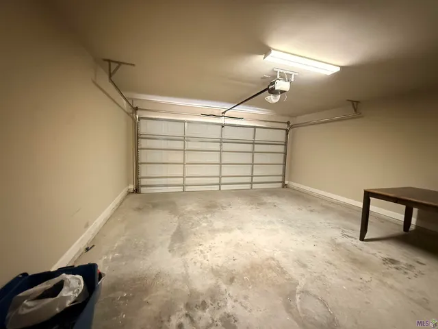 $1,850 | 14013 Stone Gate Drive, Baton Rouge, LA 70816