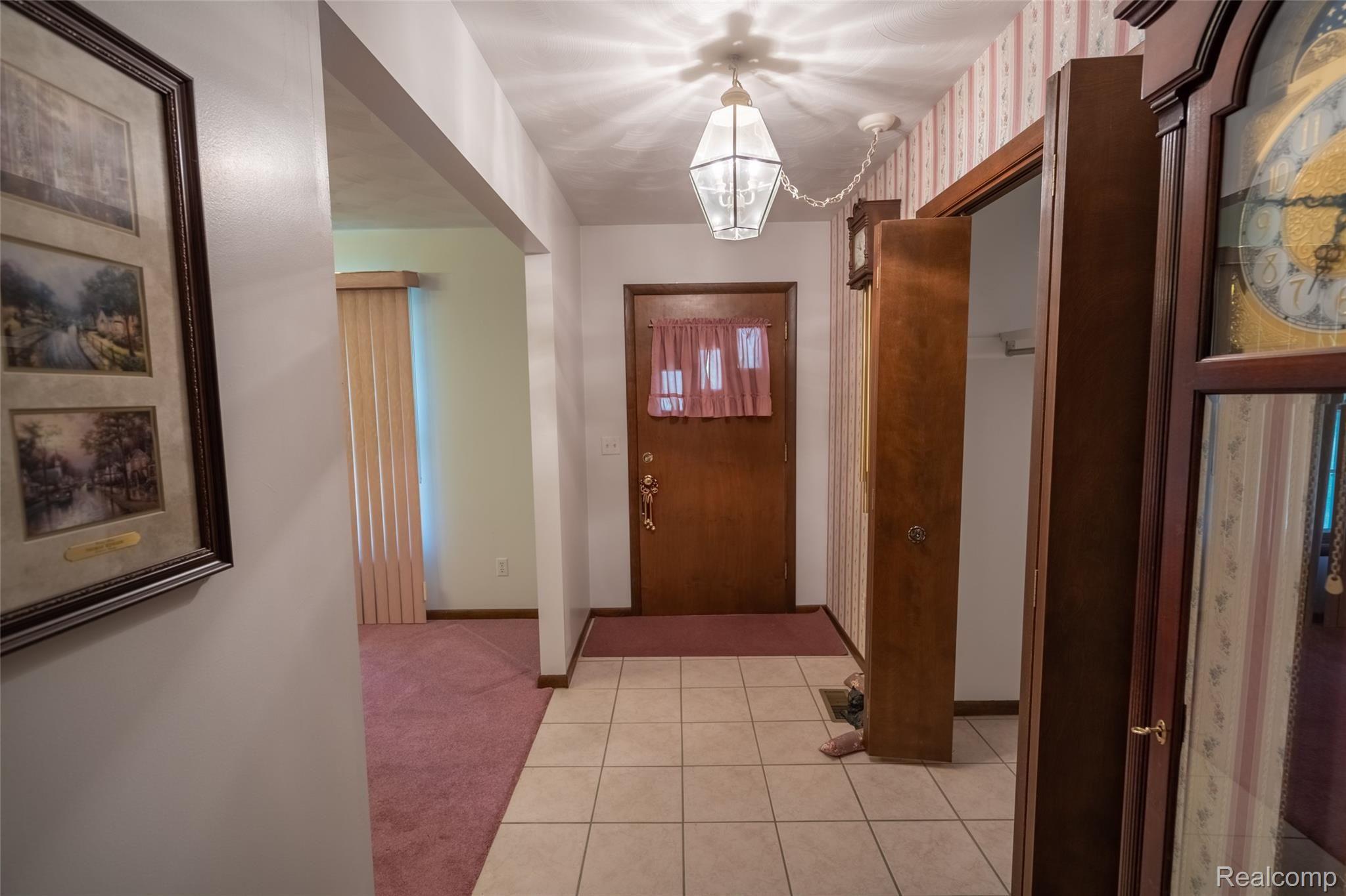 5603 Preston Road Howell, MI 48855 - Photo 9 of 52 _DSC8434-2-HDR.jpg