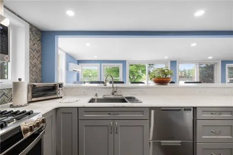 $799,900 | 26 Acres Of Pine Road, Coventry, RI 02816
