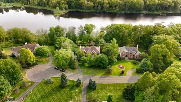 $1,175,000 | 20 Crestview Lane, Sparta, NJ 07871