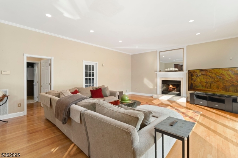 20 Crestview Lane Sparta, NJ 07871 - Photo 12 of 45