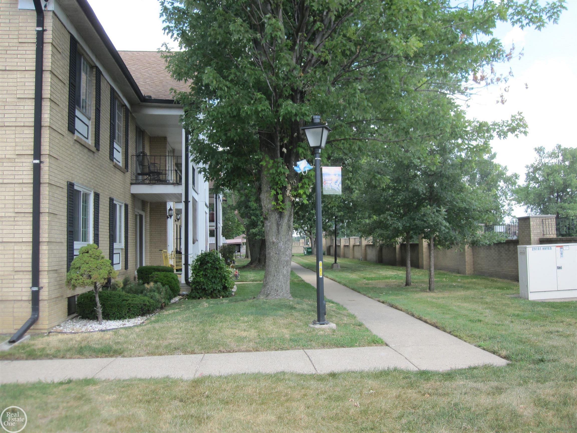 29101 Hayes Road, Unit 32 Warren, MI 48088 - Photo 19 of 20