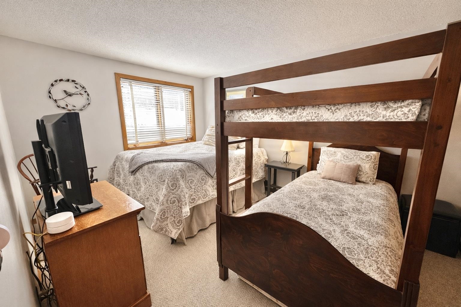 28 E Crosstown Road West Dover, VT 05356 - Photo 16 of 31