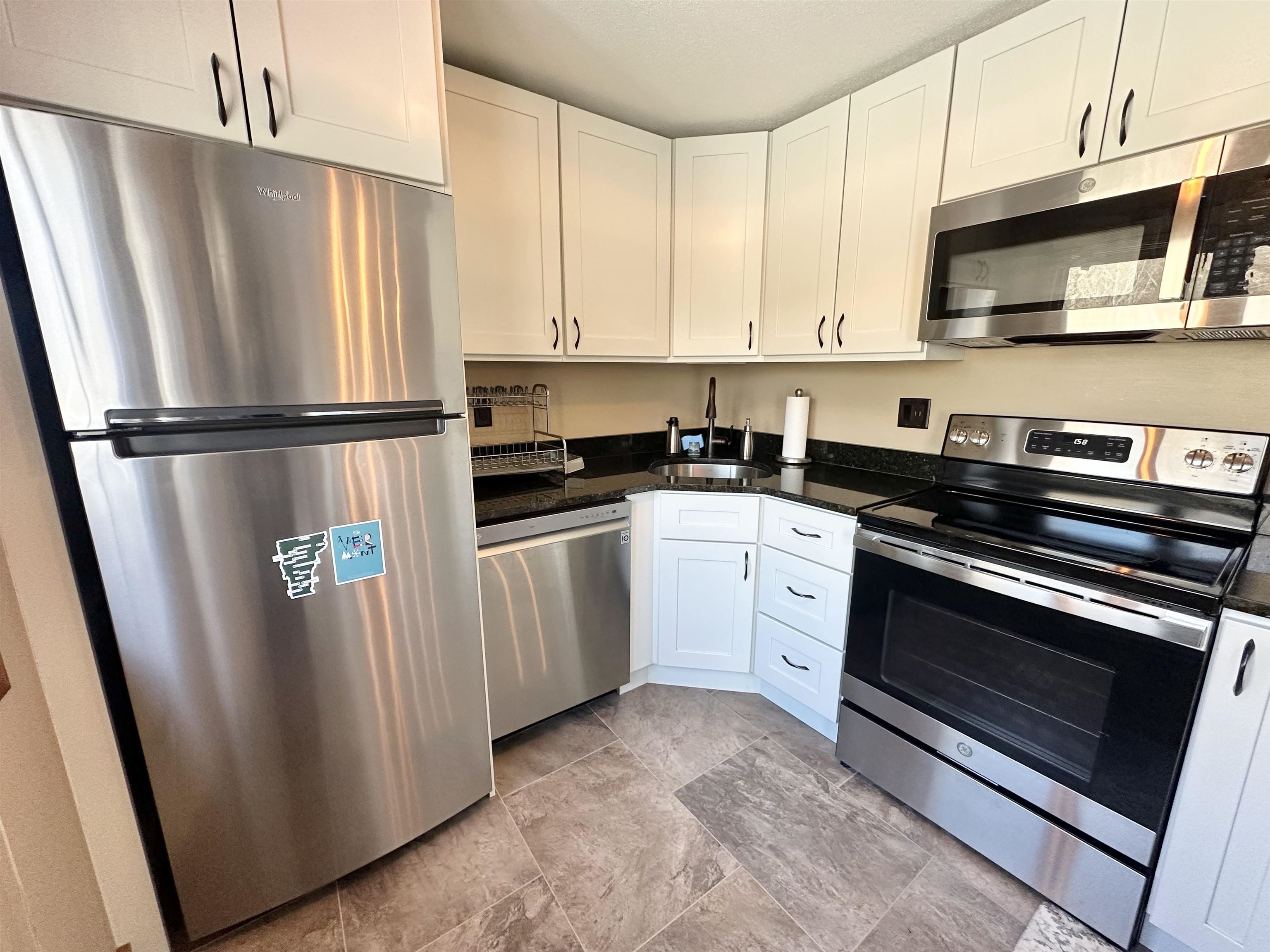 28 E Crosstown Road West Dover, VT 05356 - Photo 8 of 31