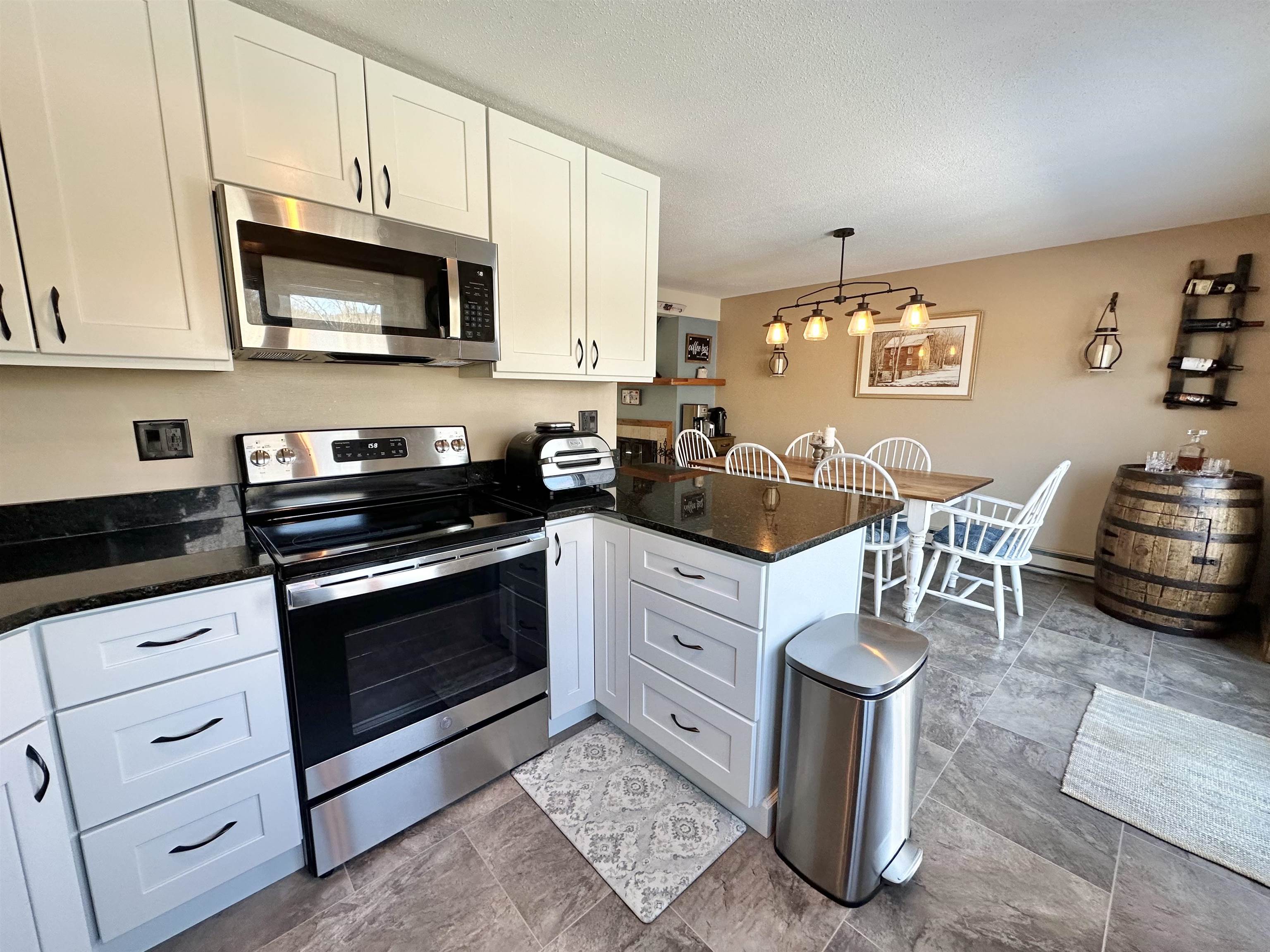 28 E Crosstown Road West Dover, VT 05356 - Photo 9 of 31