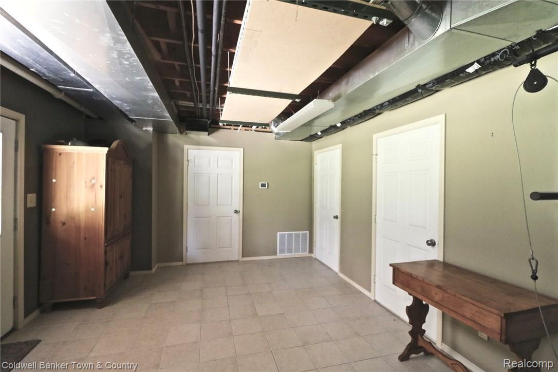 26840 Johns Road Wixom, MI 48393 - Photo 59 of 78 fullsizeoutput_6bd.jpeg