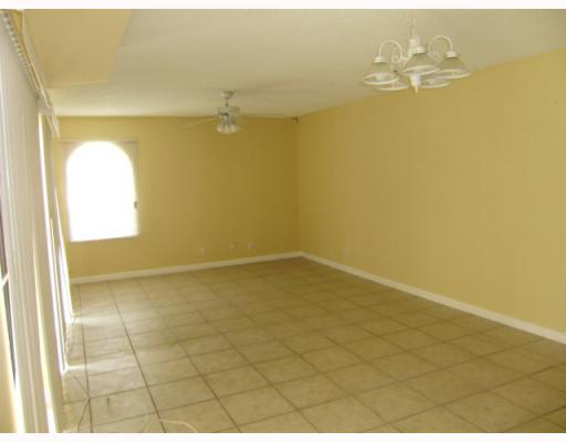 8165 Thames Boulevard, Unit D Boca Raton, FL 33433 - Photo 3 of 14 Additional Photo