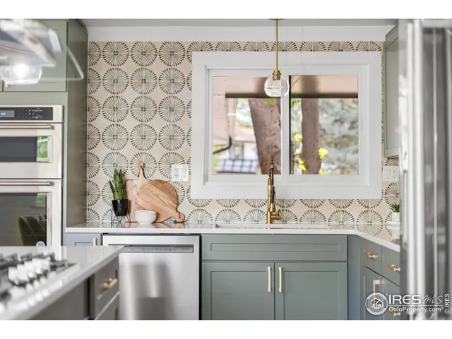 $995,000 | 7120 South Sheridan Court, Littleton, CO 80128