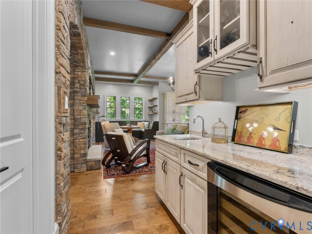 16131 Binley Road Midlothian, VA 23112 - Photo 20 of 99 Butler's Pantry with Wet Bar.