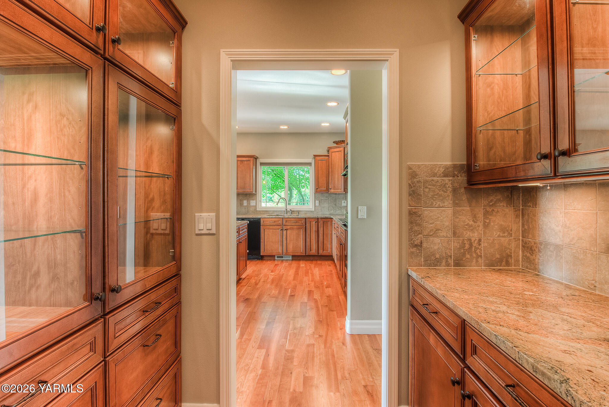 600 Selah Ridge Drive Selah, WA 98942 - Photo 17 of 57 Butler Pantry