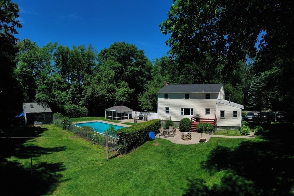 9 Bicknell Road Billerica, MA 01821 - Photo 8 of 42 Gallery Image 8