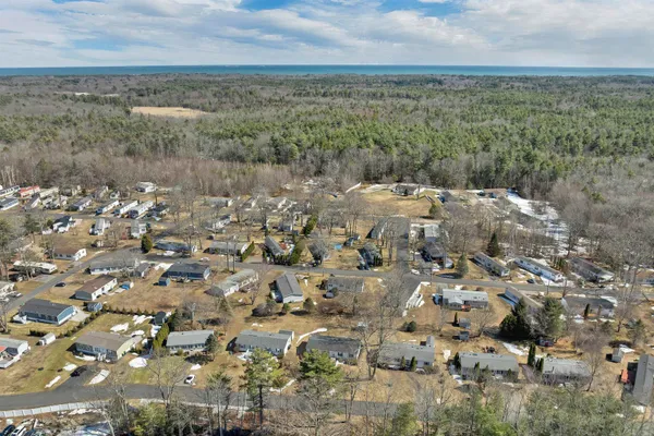 $299,900 | 69 Oak Drive, North Hampton, NH 03862