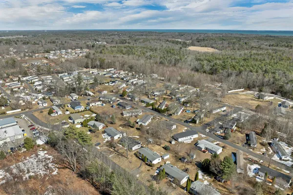 $299,900 | 69 Oak Drive, North Hampton, NH 03862