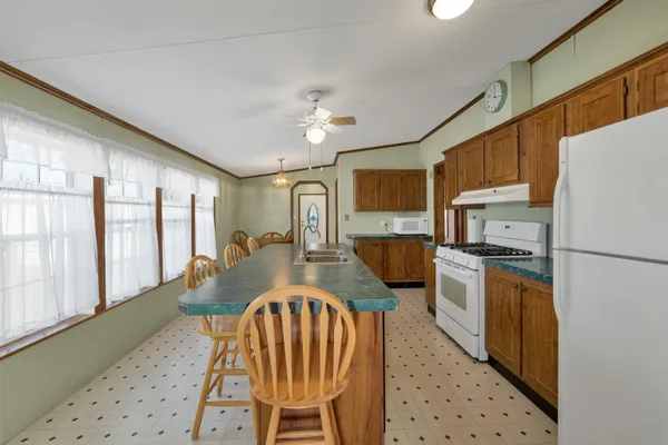 $299,900 | 69 Oak Drive, North Hampton, NH 03862