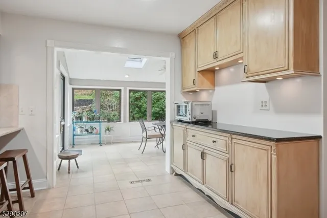 $699,000 | 143 Beacon Hill Road, Califon, NJ 07830