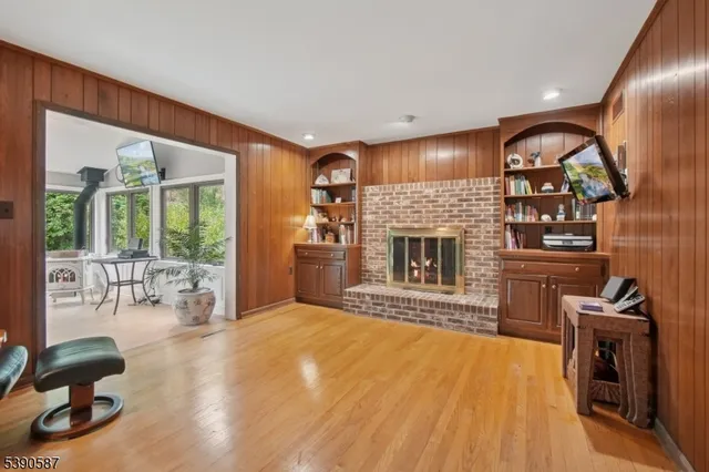 $699,000 | 143 Beacon Hill Road, Califon, NJ 07830