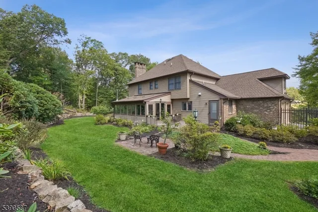 $699,000 | 143 Beacon Hill Road, Califon, NJ 07830