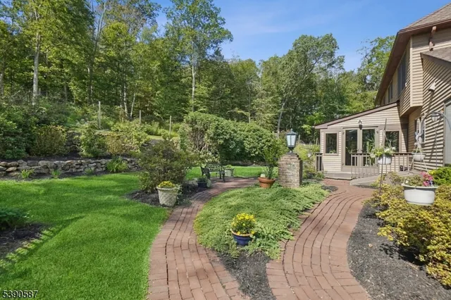 $699,000 | 143 Beacon Hill Road, Califon, NJ 07830