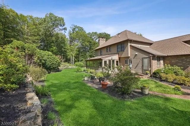 $699,000 | 143 Beacon Hill Road, Califon, NJ 07830