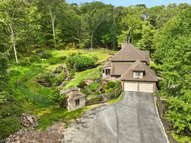 $699,000 | 143 Beacon Hill Road, Califon, NJ 07830