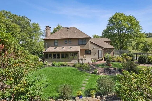$699,000 | 143 Beacon Hill Road, Califon, NJ 07830